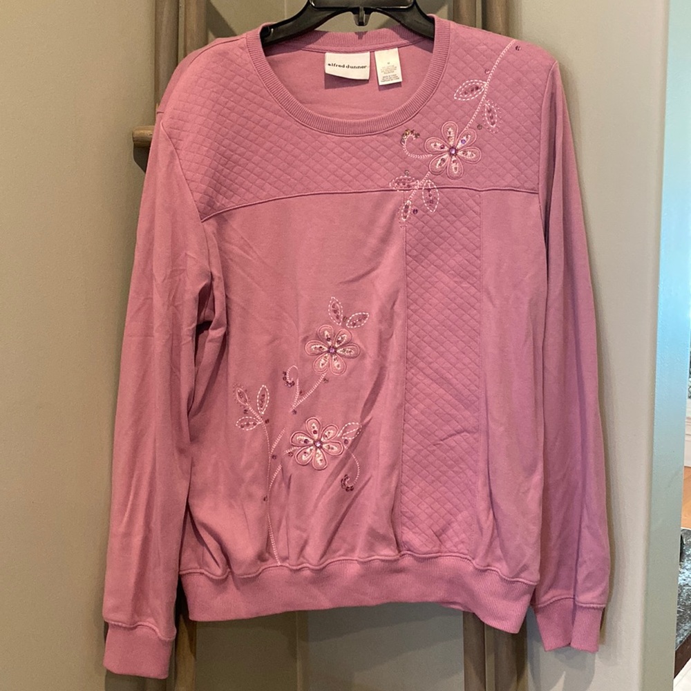 Alfred Dunner medium sweatshirt lavender